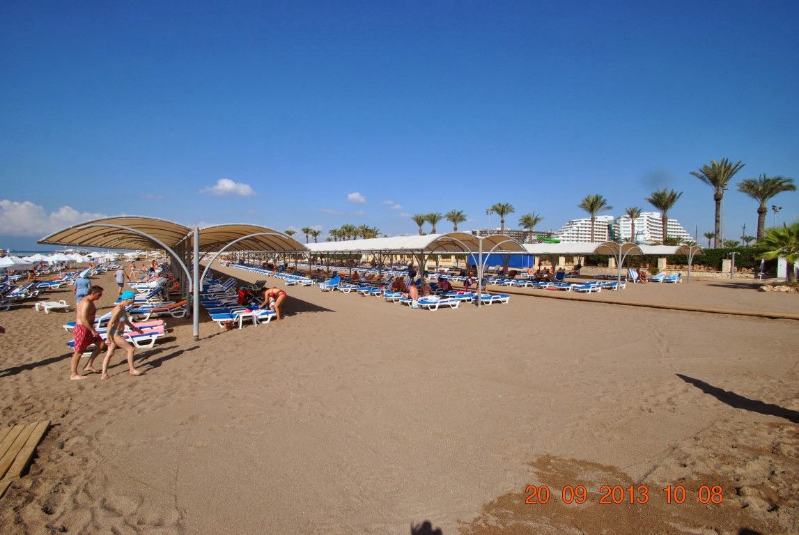 imagini hotel TITANIC LARA